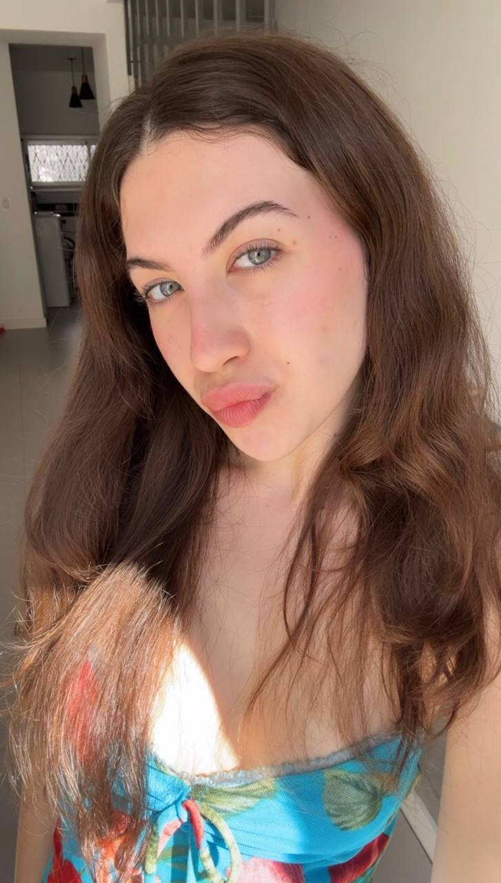 Nude girl Amber in Melbourne