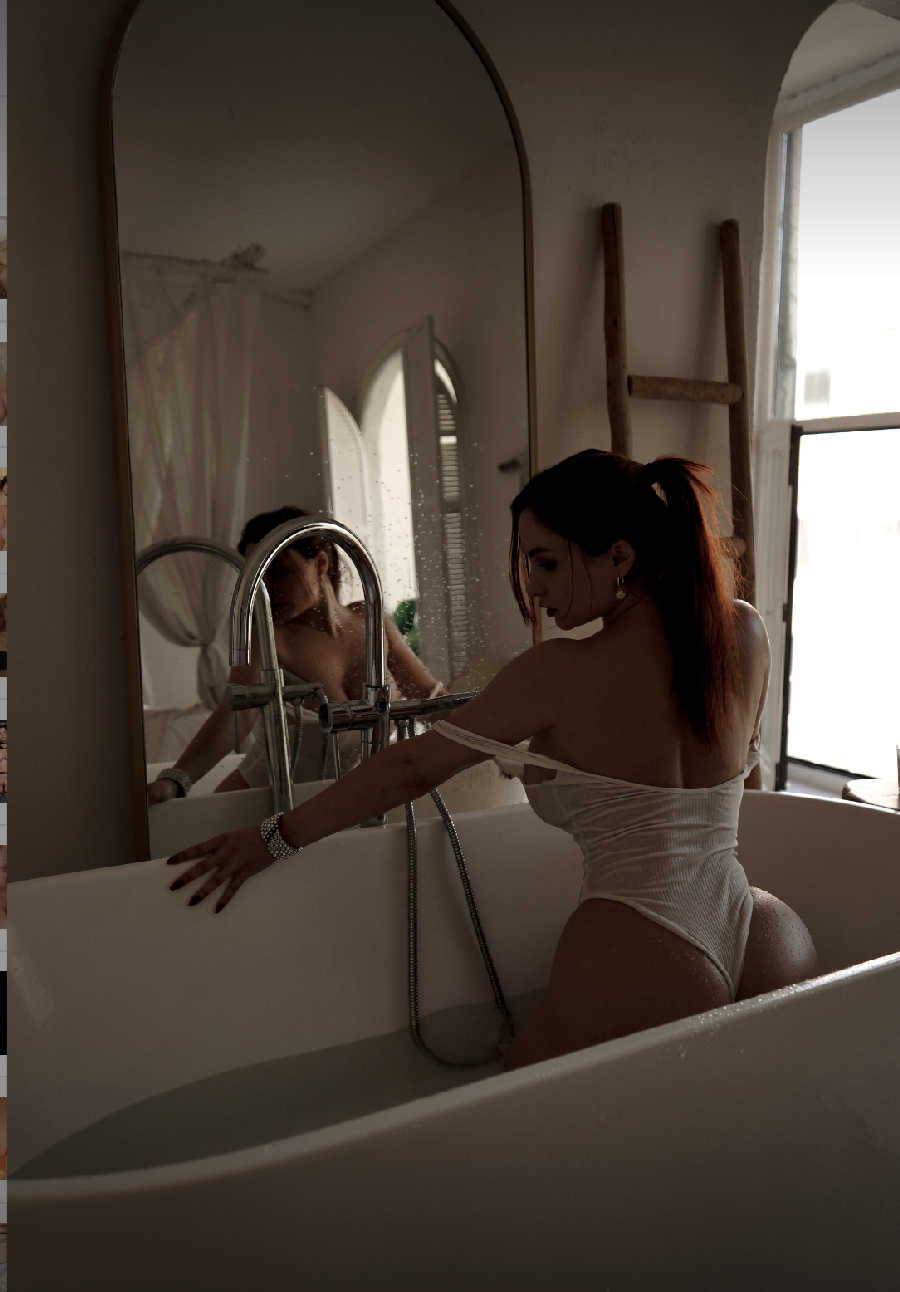 A playful frame from Miranda Faith nude — online in Melbourne