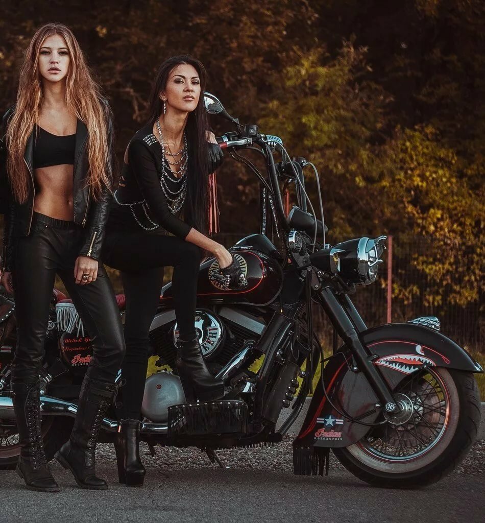 Beautiful girls and bikes in Melbourne